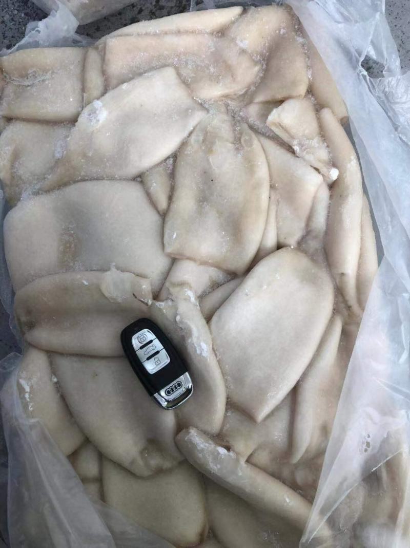 秘鲁鱿鱼去皮胴体，10公斤一件，鲜度好，编织袋，纸箱包装