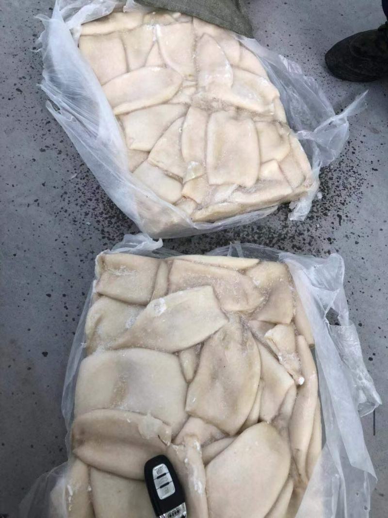 秘鲁鱿鱼去皮胴体，10公斤一件，鲜度好，编织袋，纸箱包装