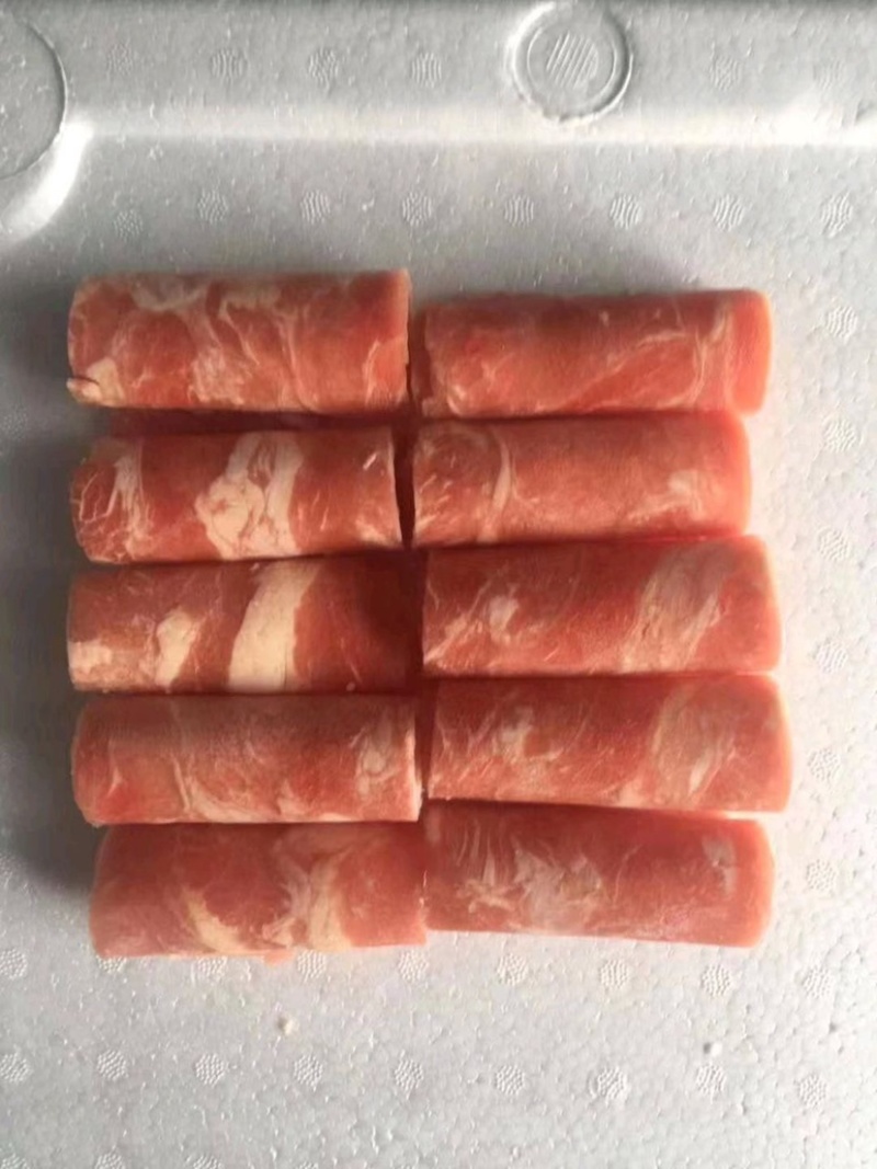 雪花肥牛一手货源不散不碎手续齐全。厂家直销