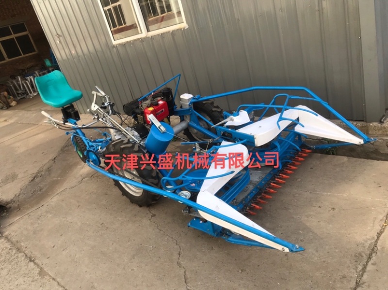 小麦浦草芦苇玉米秸秆收割打捆一体机全自动机械割捆机