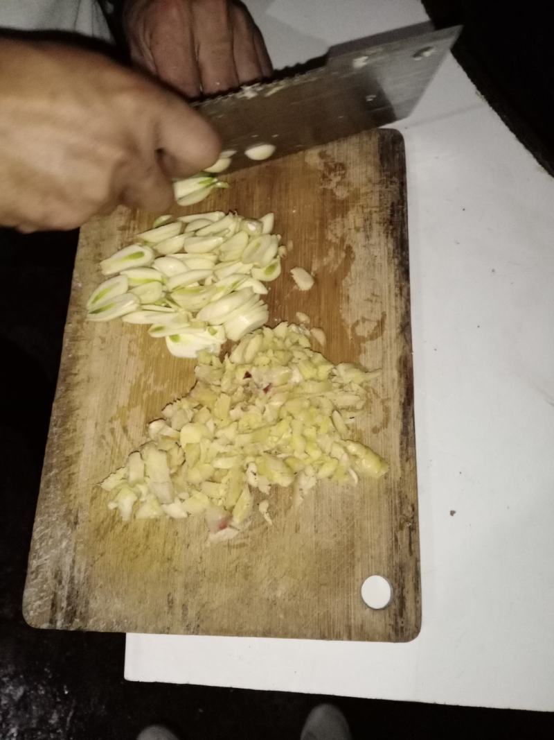 贵州务川仡佬族特色大骨汤豆腐干