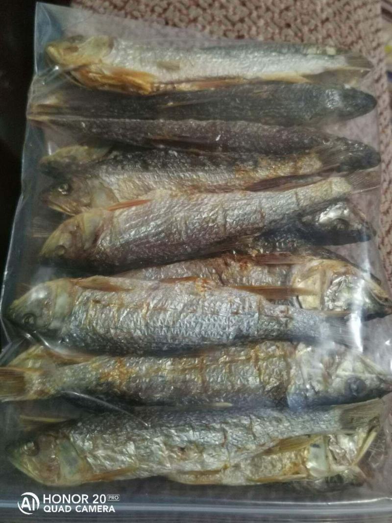妈妈的味道，传统炕干马口鱼。