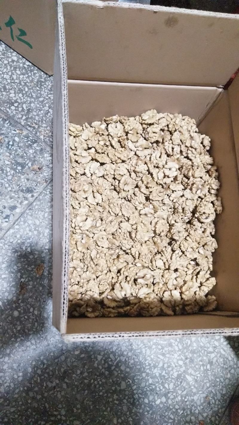 云南核桃仁，薄皮核桃果，2023年新货个大饱满，口感酥脆