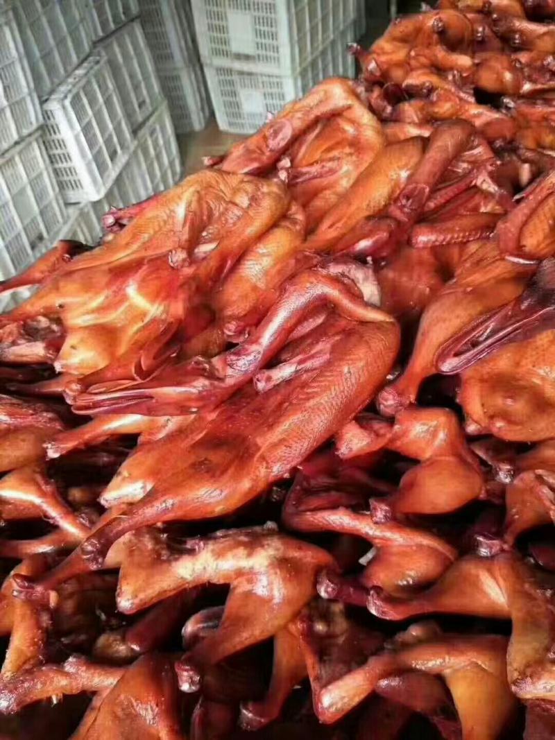 地摊跑江湖板鸭烟熏板鸭秘制酱香板鸭卤板鸭展会热卖一手货源