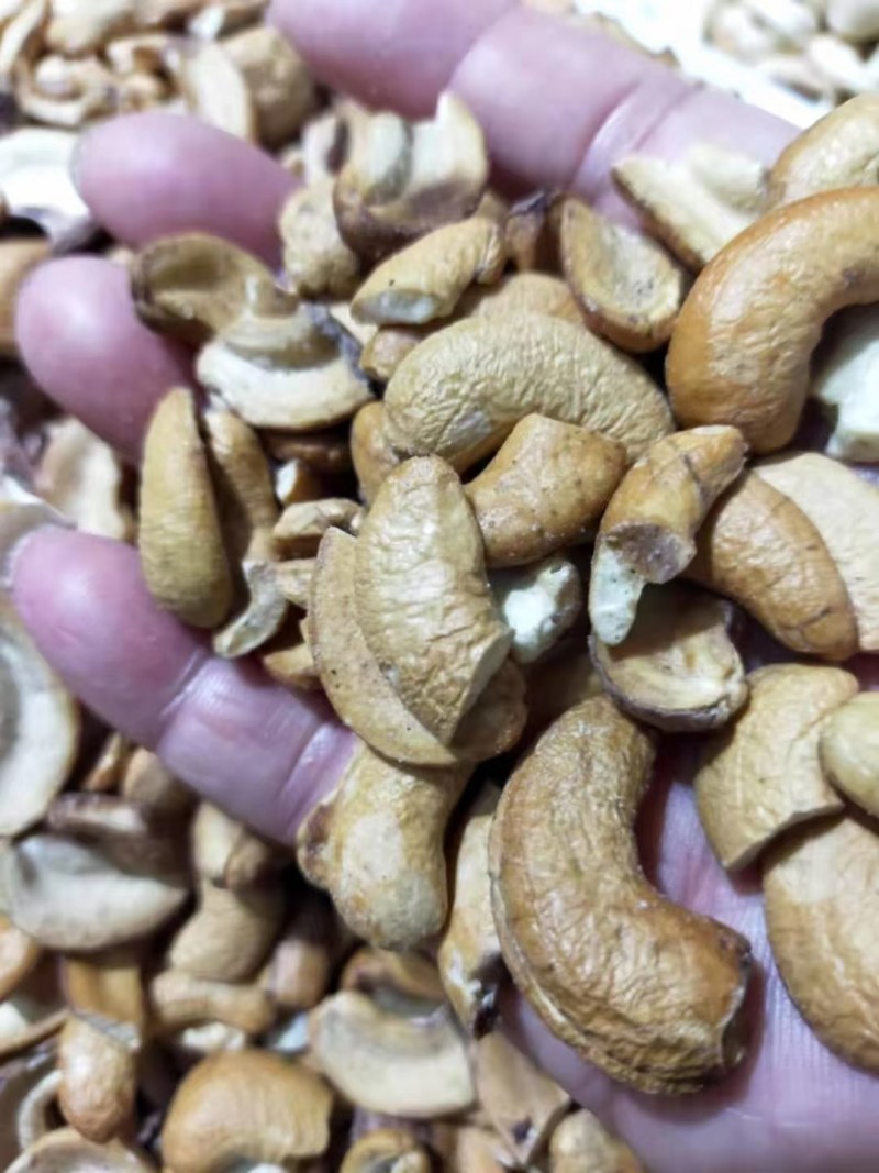 炭烧腰果片～香脆可口、铁桶20斤装！欢迎各位老板订购！