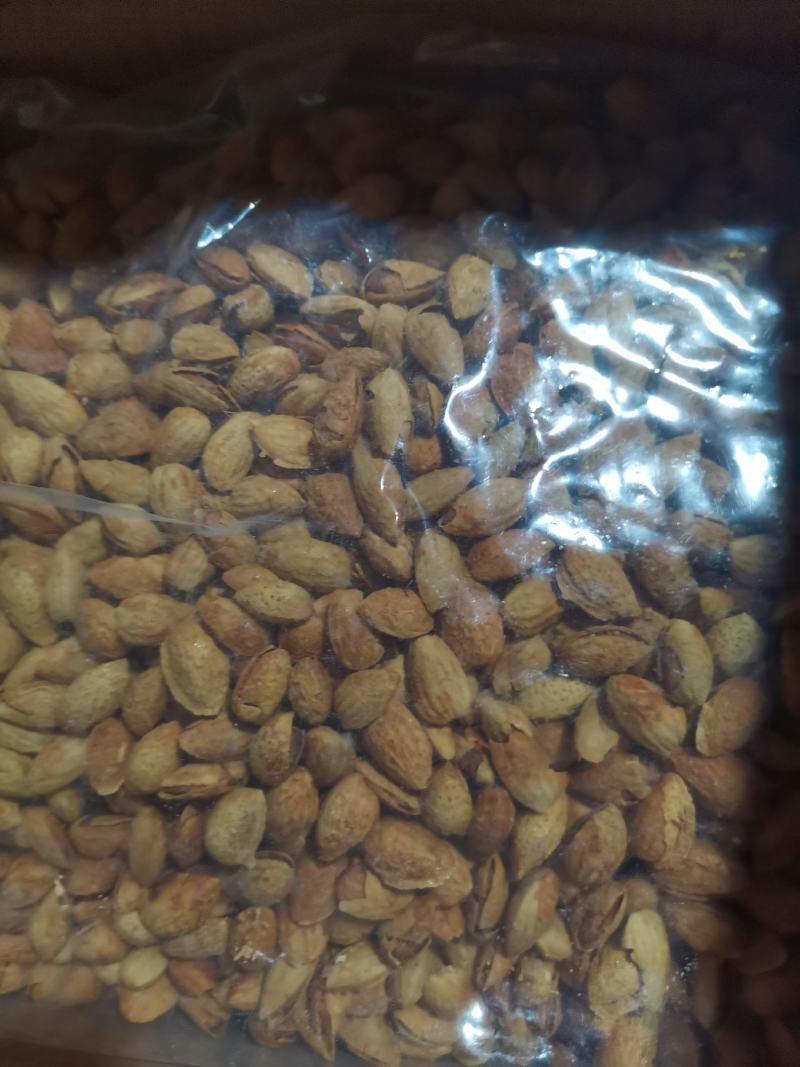 （包邮）新疆坚果开心果，原味奶香味，机开，自开。中通快递