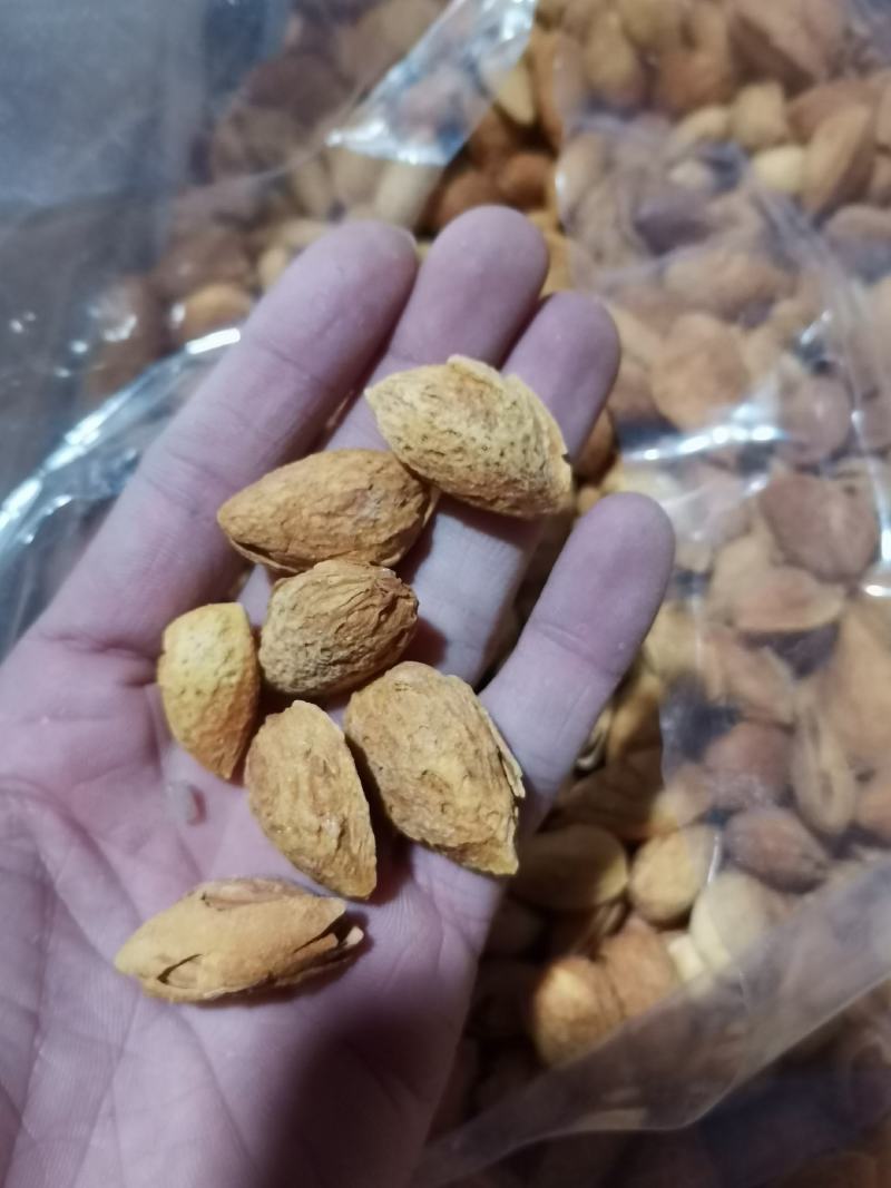 （包邮）新疆坚果开心果，原味奶香味，机开，自开。中通快递