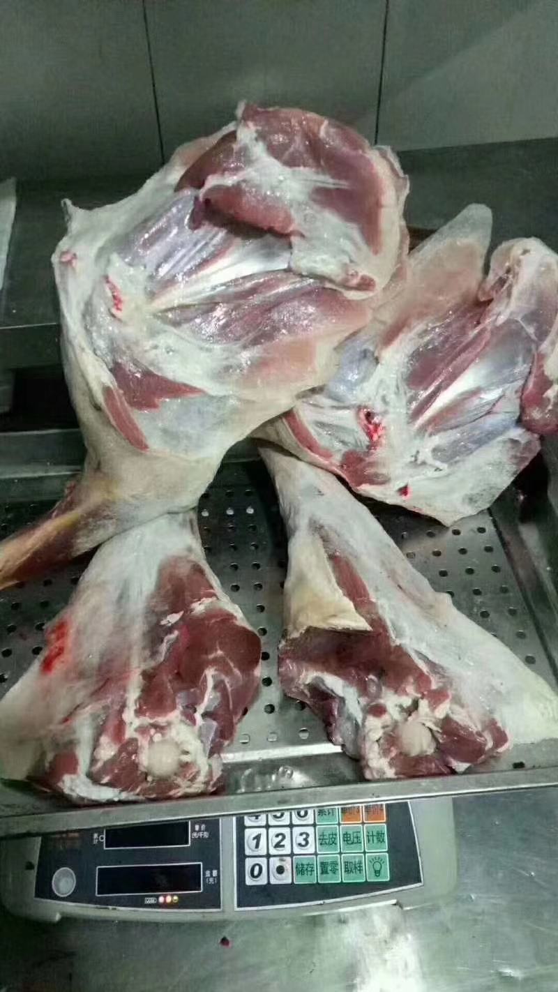 新疆伊犁草膘羊肉，美味时刻在线！