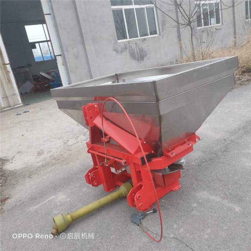 拖拉机带加固型容量1吨-1.5吨双圆盘不锈钢撒肥机