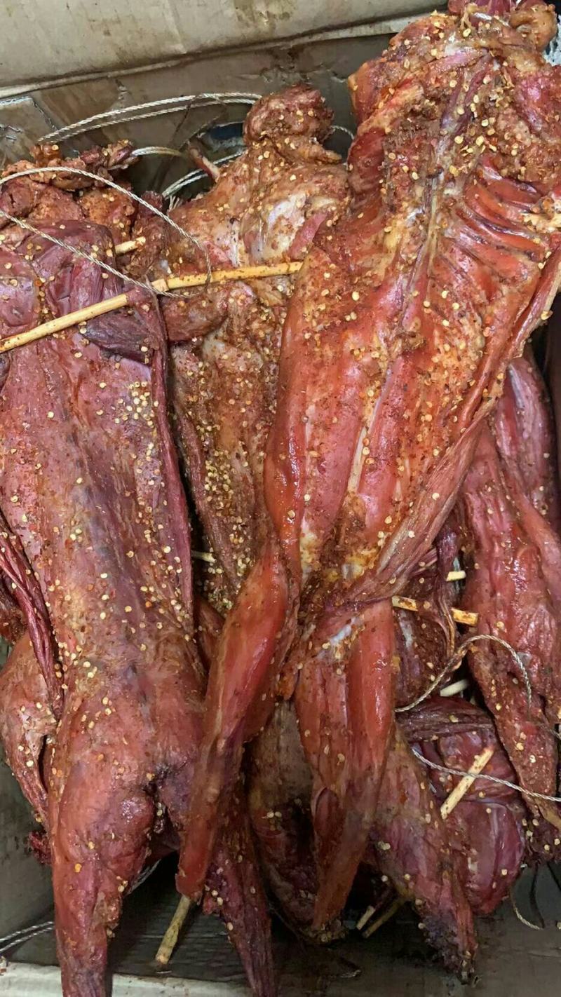 批发四川特产腌腊肉制品烟熏麻辣兔四川跑江湖地摊展厂家直销