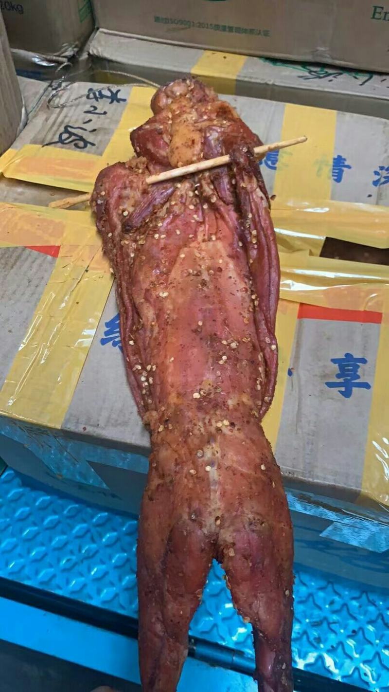 批发四川特产腌腊肉制品烟熏麻辣兔四川跑江湖地摊展厂家直销