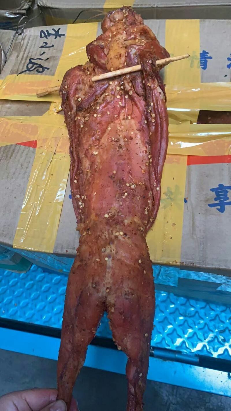 批发四川特产腌腊肉制品烟熏麻辣兔四川跑江湖地摊展厂家直销