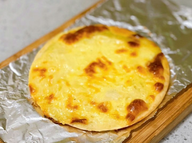 网红速冻面食由小泰7寸预调披萨儿童快餐进口芝士