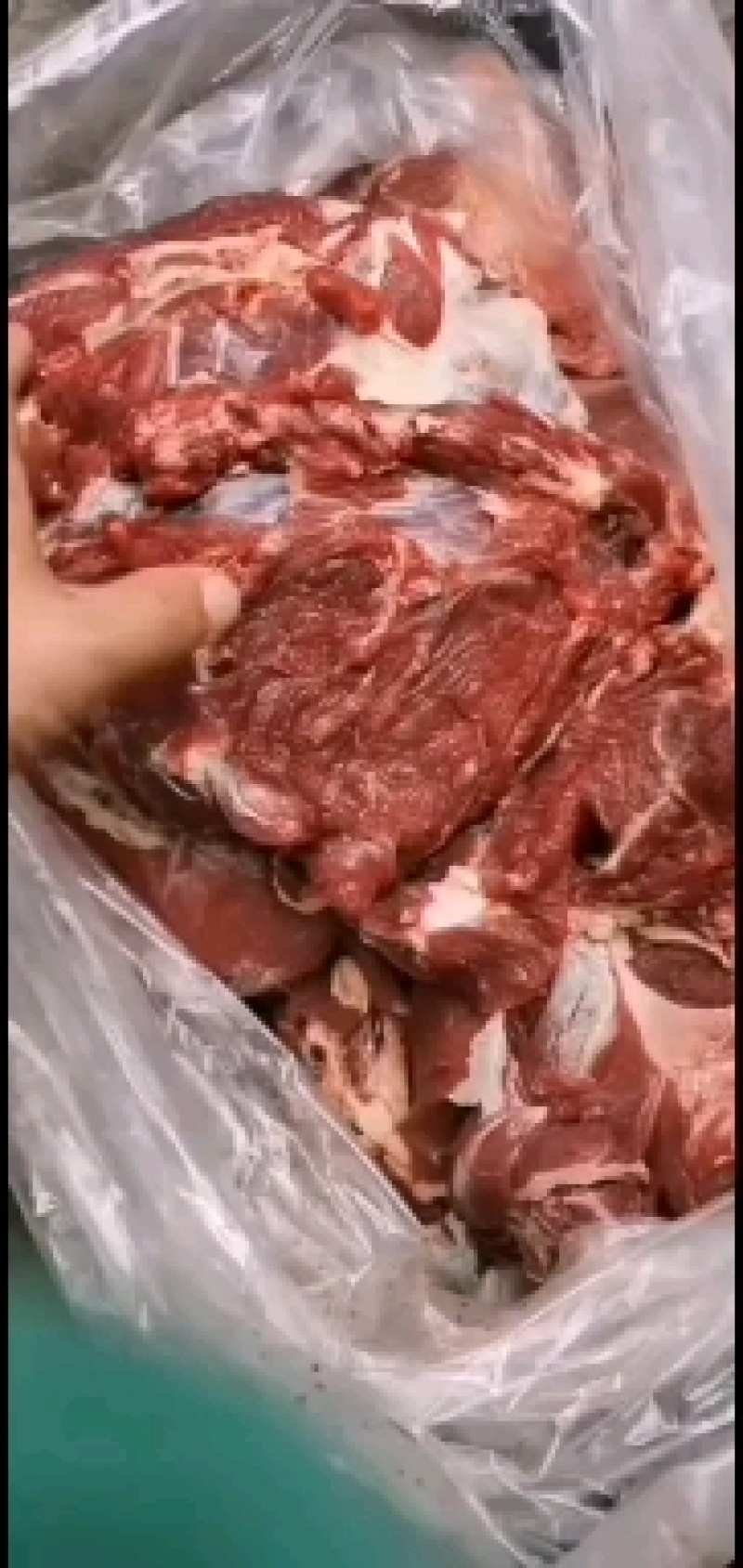 黄牛肉。纯干剔骨，无水，长年配送，长年有货，鲜货