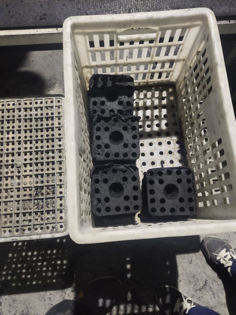 专业提供碳锅碳，温室大棚碳，环保无污染。