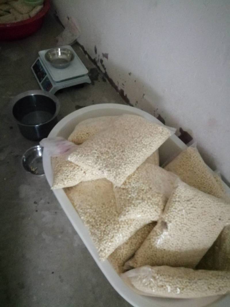 水中人参，鸡头米，又名芡实