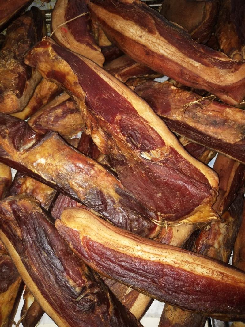 大山深处的农家烟熏腊肉