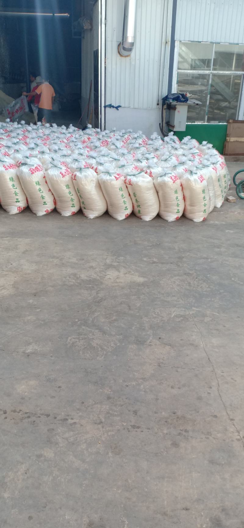 本厂每天大量生产40吨豆腐渣锅巴发酵剂
