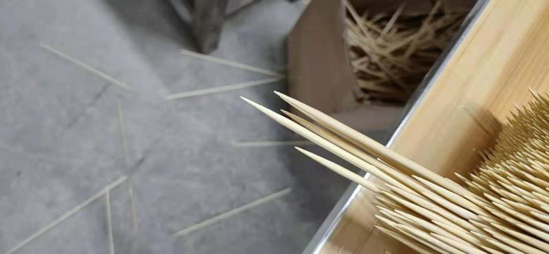 竹签，厂家批发，量大从优小吃竹签烧烤竹签批发蔬菜串串香麻