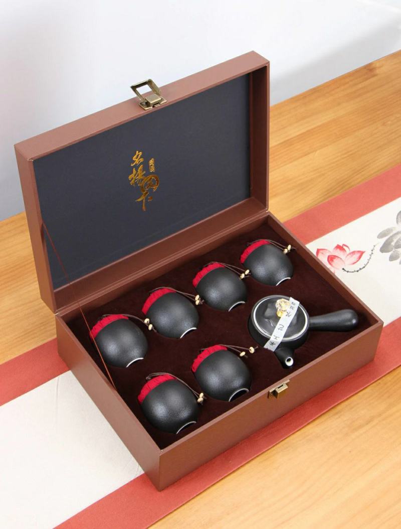 《新品上市》碎银子2009一套300克290元，