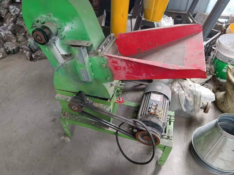 农用小型锤片式粉碎机主要用于秸杆稻草玉米多功能打粉设备
