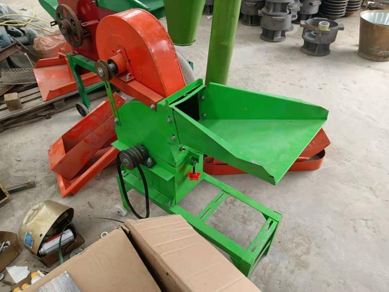 农用小型锤片式粉碎机主要用于秸杆稻草玉米多功能打粉设备