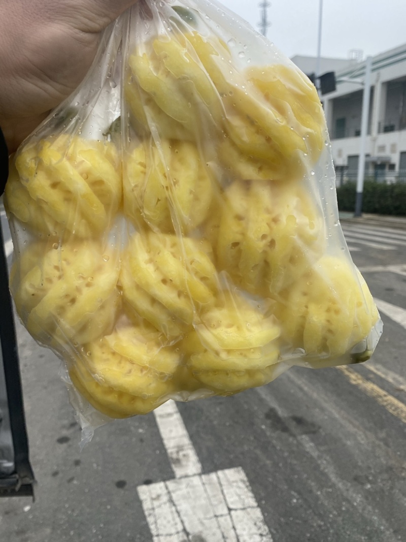 正宗超甜泰国削皮小菠萝