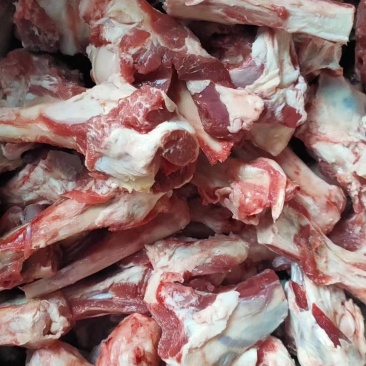 带肉多肉羊棒骨锯段。