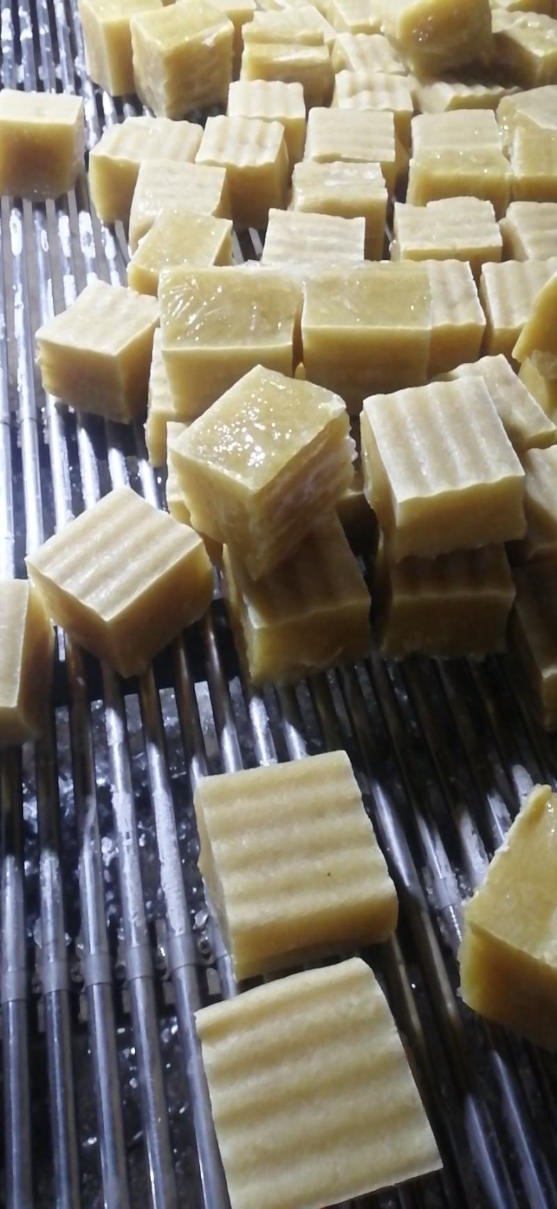 冻豆腐大量批发，7x7的块，半斤左右重