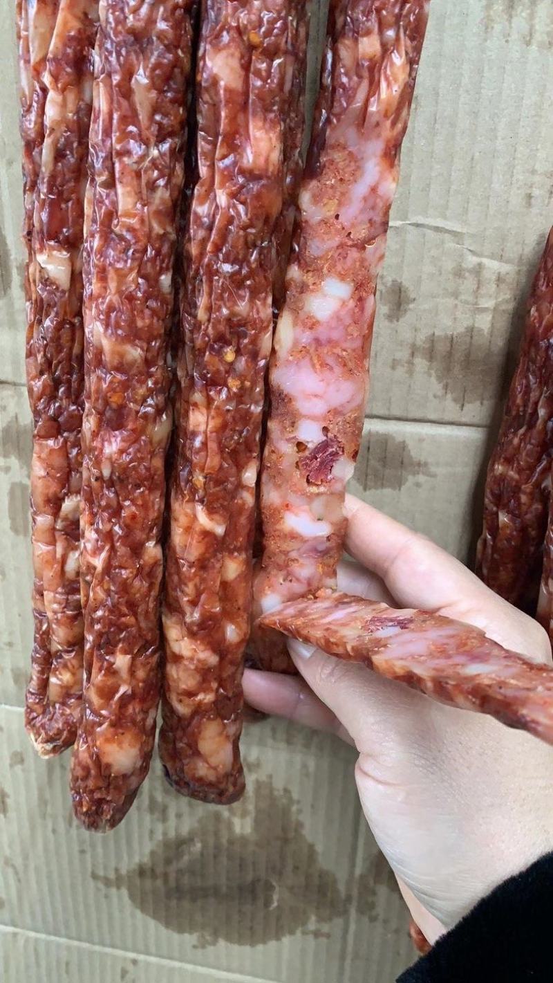 红香鸿香肠高品质好销量，五香麻辣广味三个味道，一件30斤
