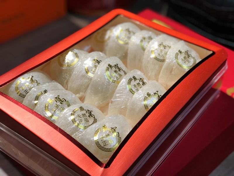 100克精选燕盏塑膜礼盒装1590一套️