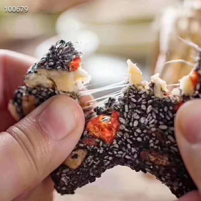 核桃糕，芝麻糕，农家特殊小吃。