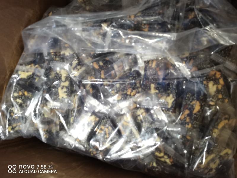 核桃糕，芝麻糕，农家特殊小吃。