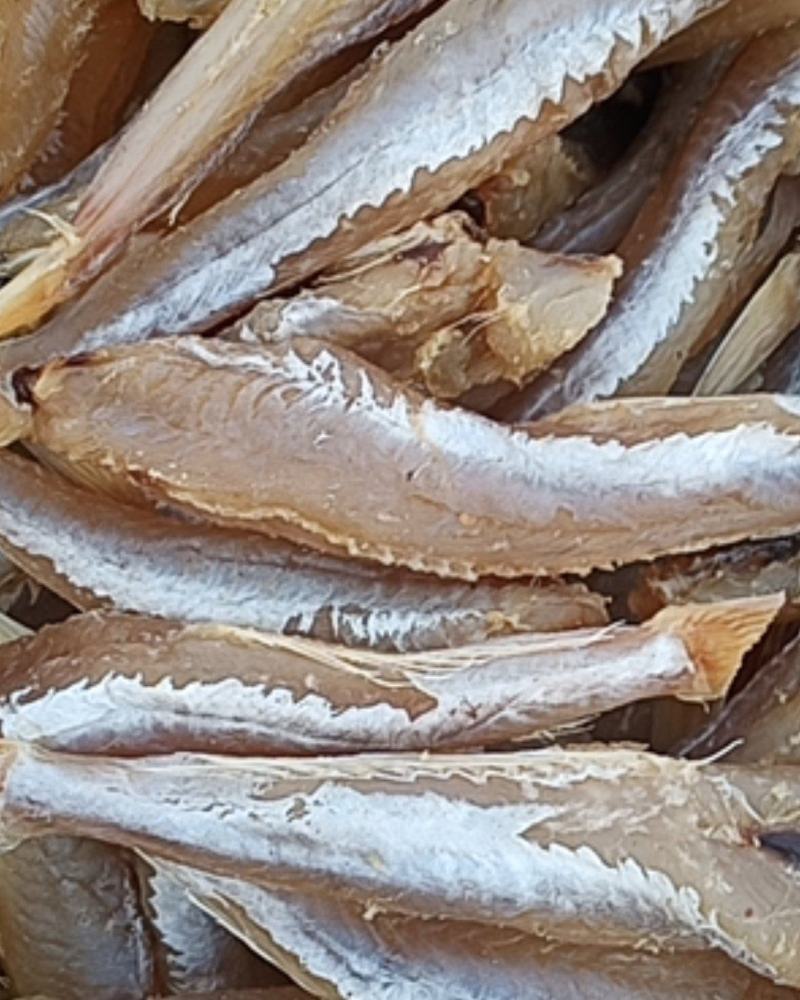 去头去皮去内脏的红头鱼有需要的关注，煎、炸、蒸、炖都好吃