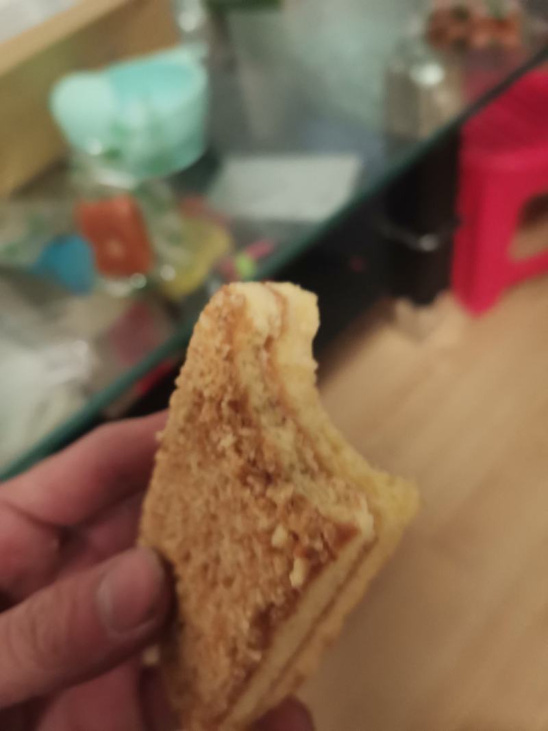 （包邮）新疆特产安居尔核桃巴哈力，炼奶千层糕。一箱25袋
