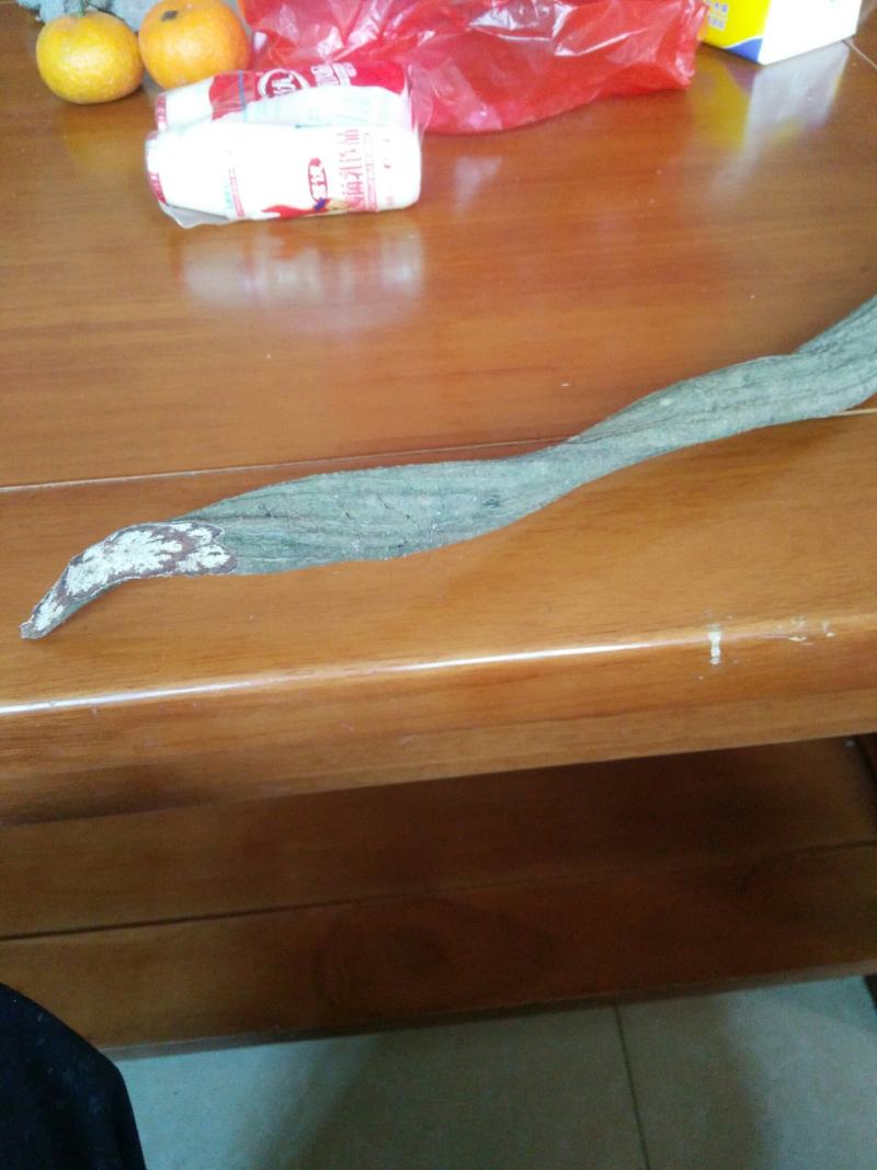 有大量的鲜黑血藤出售
