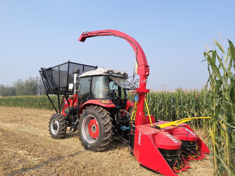 青储机玉米秸秆青储机牧草收割粉碎机自走式青饲料收获
