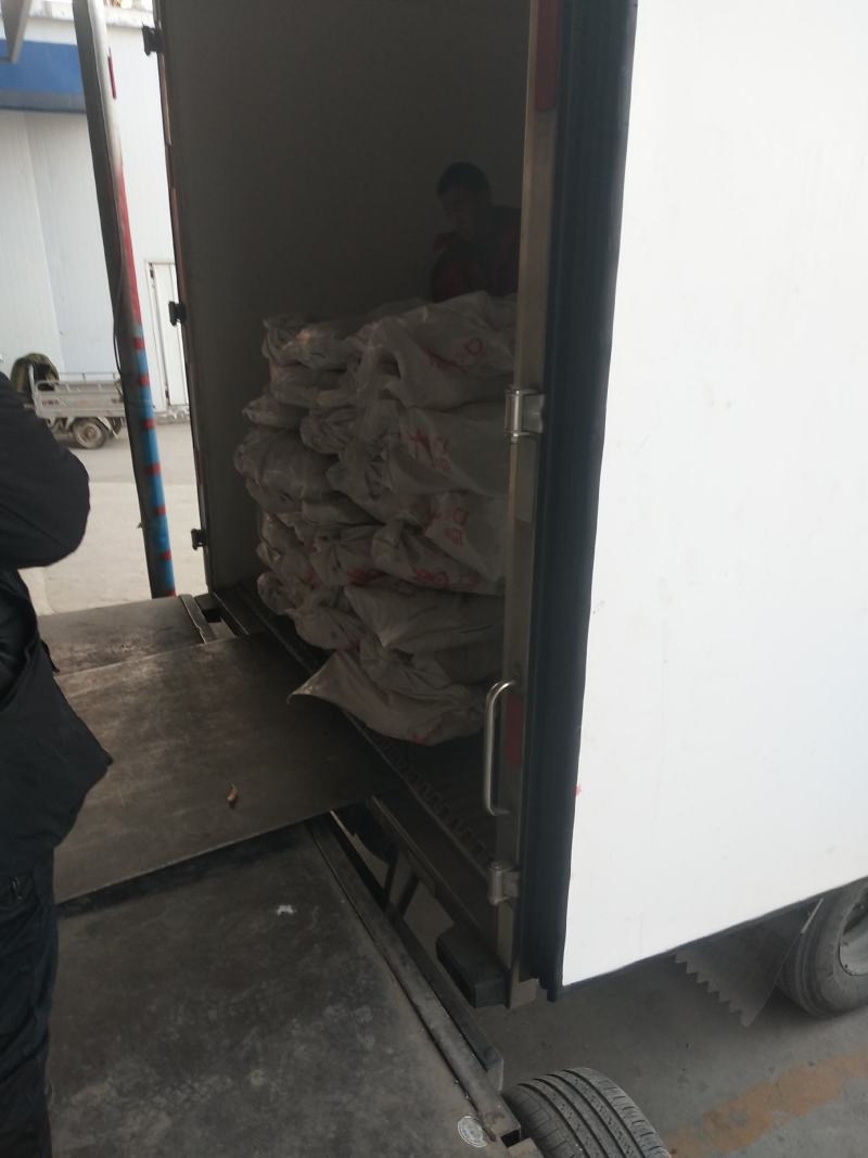 每只鸡架2斤左右，大种鸡架，带头尾学校，工地，工厂，饭店