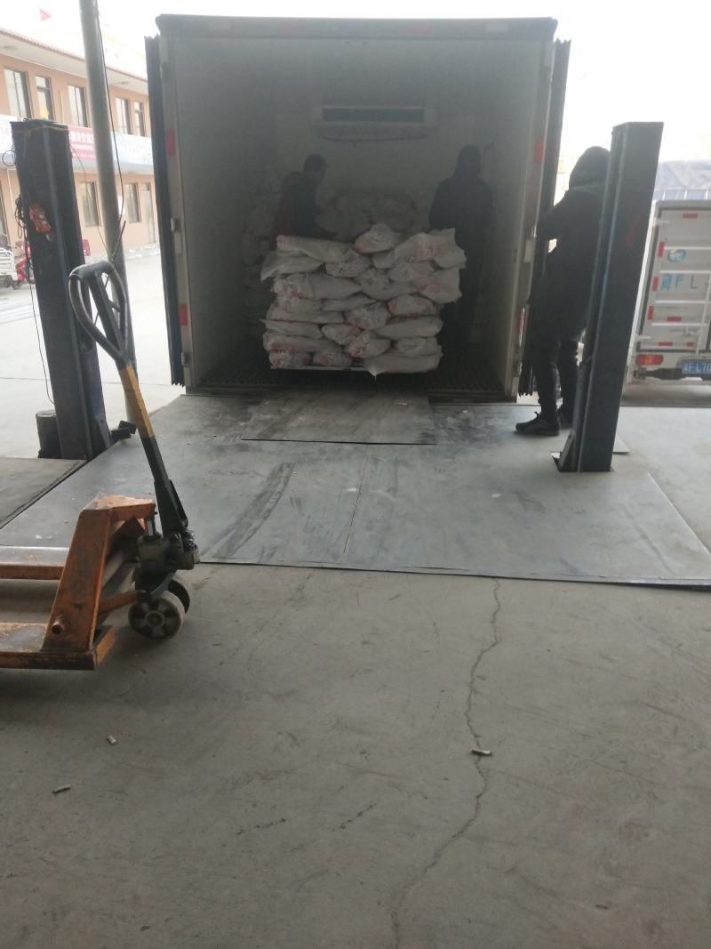 每只鸡架2斤左右，大种鸡架，带头尾学校，工地，工厂，饭店