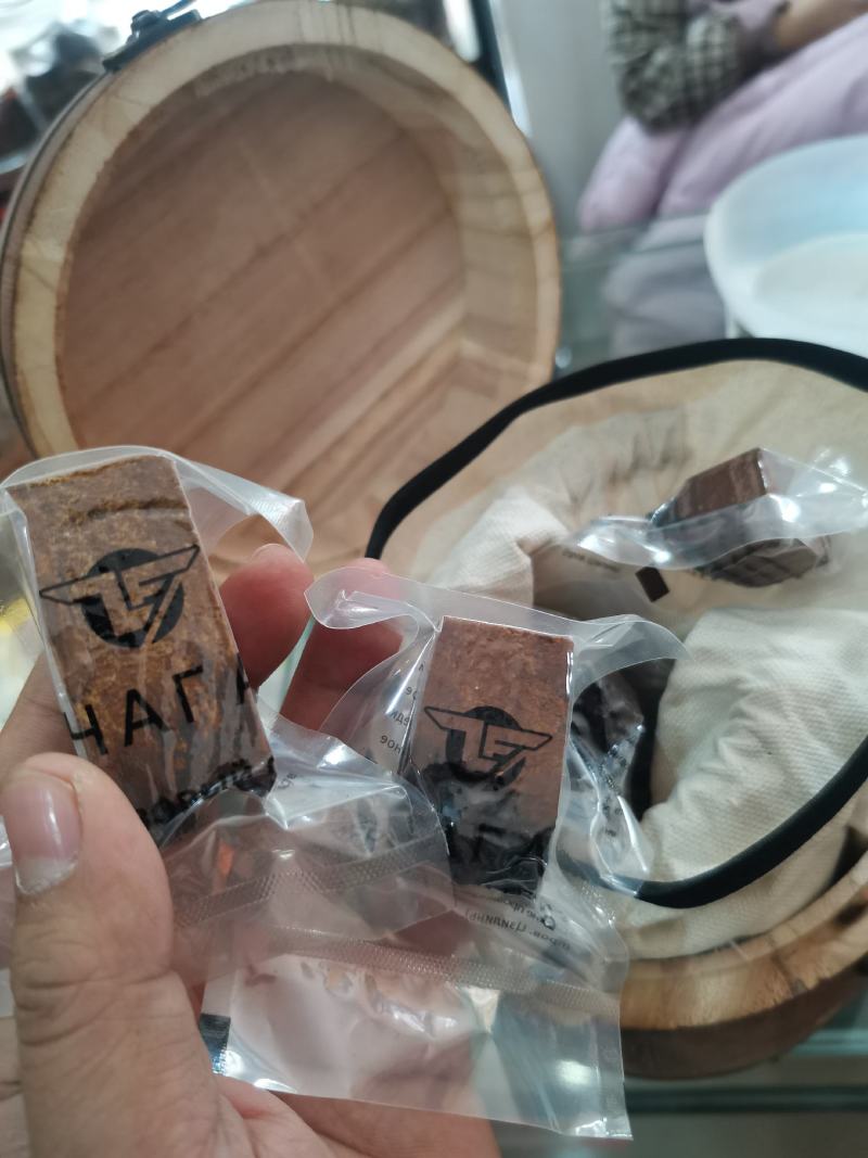 俄罗斯桦树茸精品稀有黑油粒，黑金粒，木桶