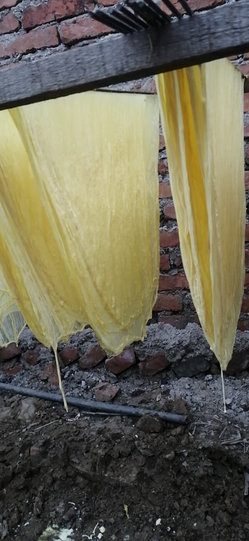 冻豆腐大量批发、豆皮，纯卤水手工制作，品种保证，欢迎老板