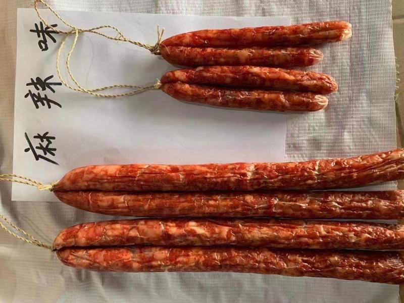 年货美味农家腊肠地摊展会热销腊肠三种味道证件齐全
