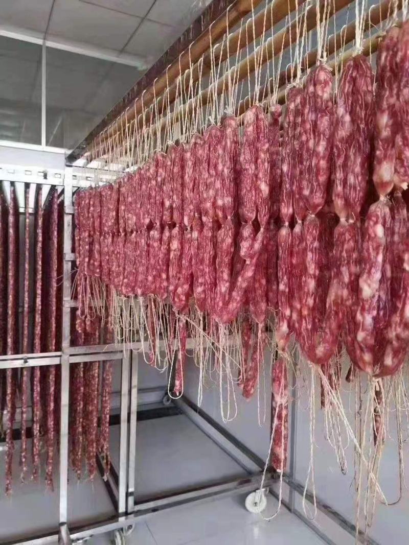 年货美味农家腊肠地摊展会热销腊肠三种味道证件齐全