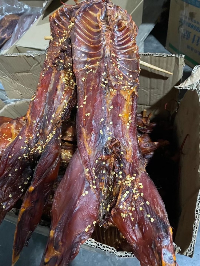 烟熏兔烟熏兔肉整只兔厂家直销跑江湖地摊货源可实地看货