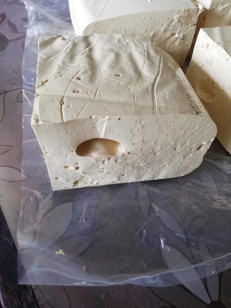 热销麻糖，麦芽糖。厂价直销，价格实惠。欢迎老板些来选购。