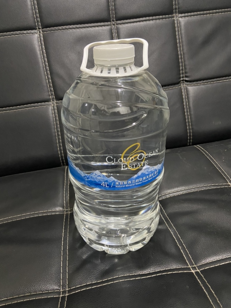 云海湾天然矿泉水白菜价