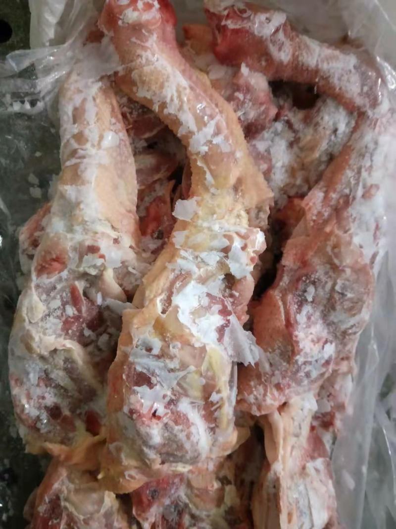 每只鸡架2斤左右，大种鸡架，带头尾学校，工地，工厂，饭店