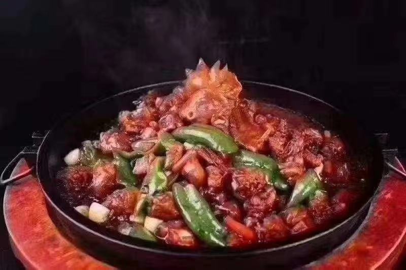 章丘铁锅炒鸡-铁锅炒鸡，味道美美的原材料～黑脚麻鸡供应中