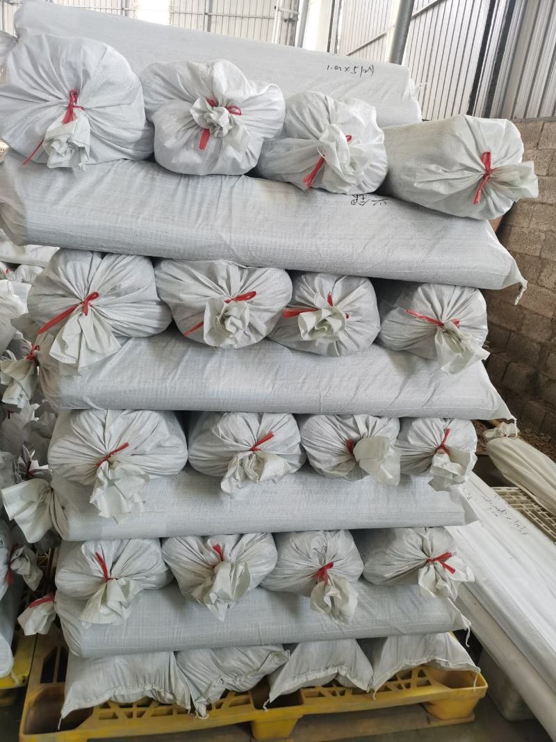 厂家直销全新料银黑膜反光膜防草膜辣椒苦瓜黑皮冬瓜专用地膜