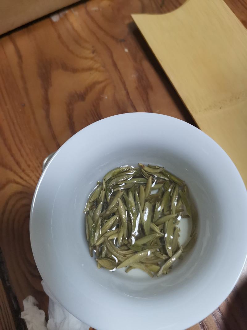 福鼎白茶米针2020年白毫银针500克，125克一铁盒